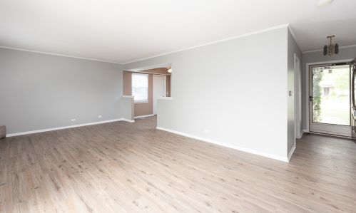 1059 Conrad Ct, Elk Grove Vlg, IL 60007-3016