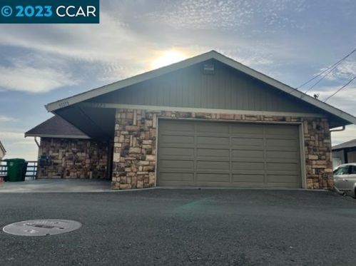 17373 Robey Dr, Hayward, CA 94546-3856