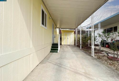 31 Terrace Dr, Concord CA  94518-2058 exterior