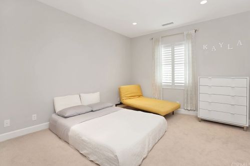 81 Coleridge, Irvine CA  92620-2142 exterior