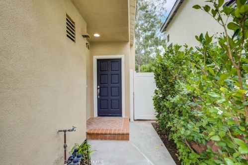 949 Lone Pine Ln, Anaheim, CA 92808-2309