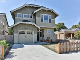 5274 Oberlin St, Portland, OR 97203-4254