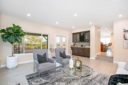 815 Moorside Dr, Glendale CA  91207-1135 exterior
