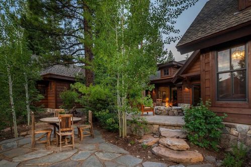 321 David Frink, Truckee CA  96161-5105 exterior