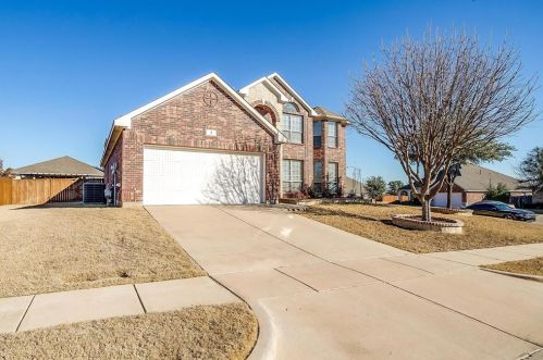 2 Blue Pine Dr, Fort Worth, TX 76134-3427