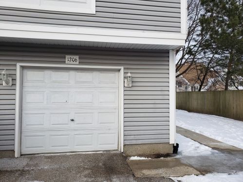 1206 Cypress Dr, Wheeling, IL 60090-2305