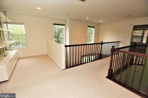 24 Dorset Ct, Princeton NJ  08540-7054 exterior