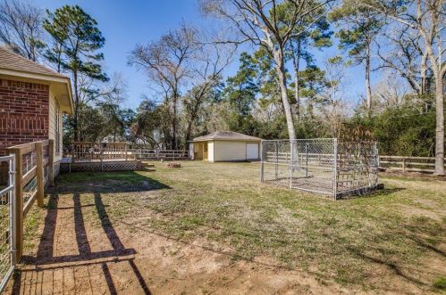 2433 Coachlight Ln, Conroe TX  exterior