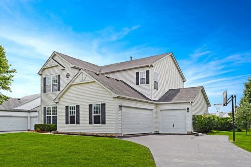 2147 Greenview Dr, Bull Valley, IL 60098-7016