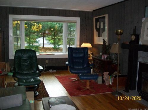 47 Timberlane Dr, Huntington, CT 06484-1980