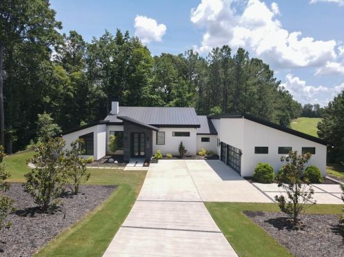 100 Sky View Ct, Newnan, GA 30265-4187