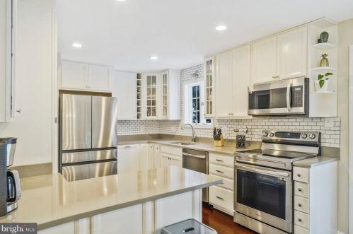 7604 Gresham St, Springfield VA  22151-2933 exterior