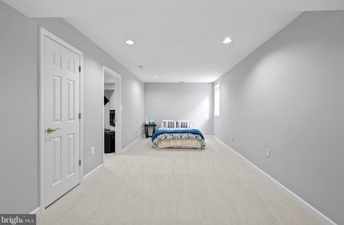 7305 Laurel Creek Ct, Springfield VA  22150-4912 exterior