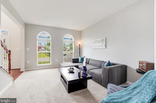 36087 Welland Dr, Round Hill, VA 20141-9406