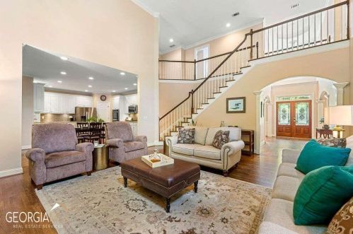 165 Fieldsborn Ct, Atlanta GA  30328-1039 exterior