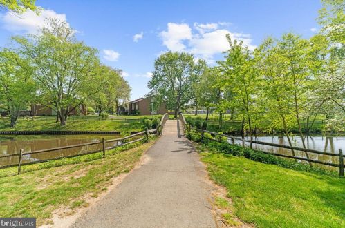 68 Covington Dr, East Windsor, NJ 08520-5340