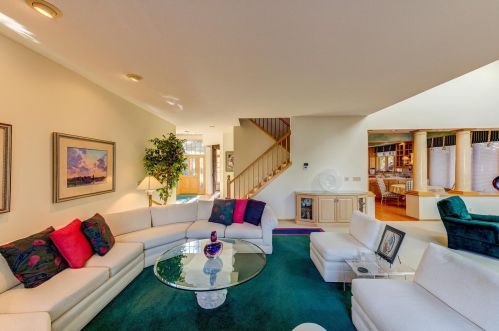 902 Highview Cir, Saint Paul MN  55118-3687 exterior