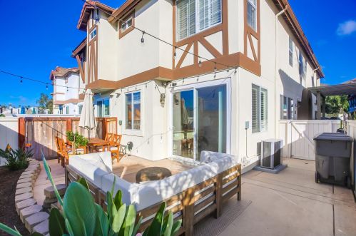 382 Carmel Creeper Pl, Encinitas CA  92024-7704 exterior
