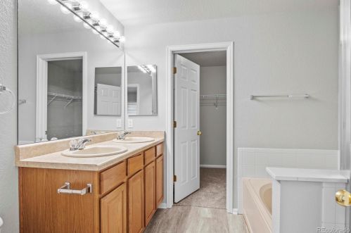 650 Norfolk Way, Aurora CO  80011-4553 exterior