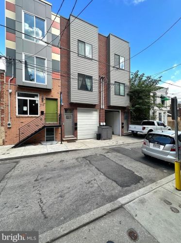 715 Cantrell St, Philadelphia, PA 19148-3245