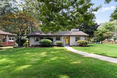 1502 Fama Dr, Atlanta GA  30329-3310 exterior