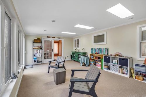 23 Treeland Rd, Huntington CT  06484-2730 exterior