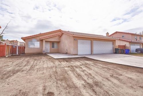 10809 Gates St, El Mirage, CA 92301-3815