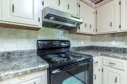 304 Belmont Dr, Warner Robins GA  31088-5546 exterior