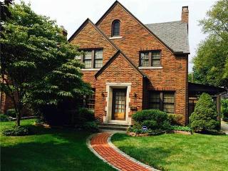 2359 Barrington Dr, Toledo, OH 43606-3152