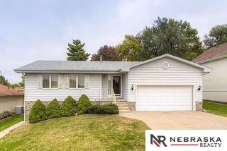 4946 Copper Hill Dr, Omaha, NE 68157-2919