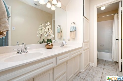 908 Cres Dr, Morgans Point TX 76513-6722 exterior