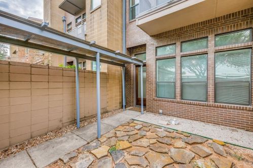 3705 Commerce St, Dallas TX  75226-1738 exterior