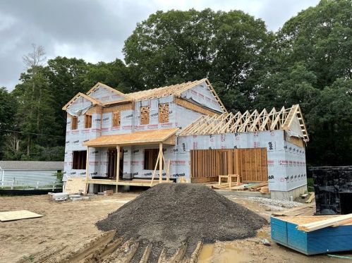160 Read Ave, Coventry, RI 02816-7443
