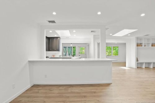 11 Eastwood Rd, Norwalk CT  06851-1111 exterior