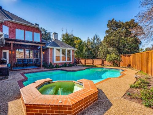 2507 Gln Morris Rd, Carrollton TX 75007-1916 exterior