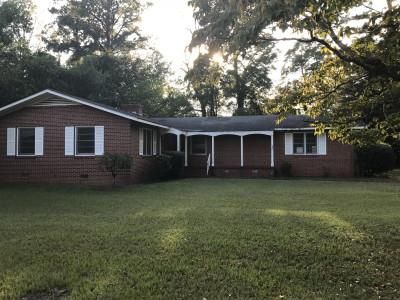 519 College St, Montezuma, GA 31063-1301