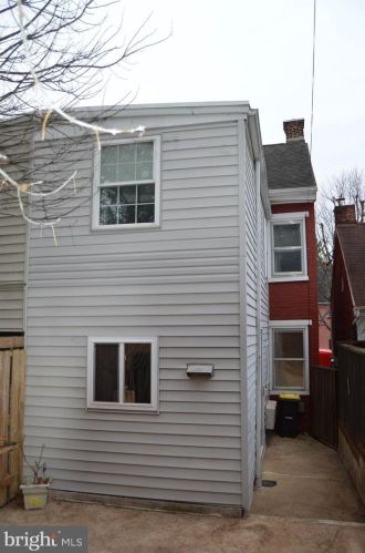 235 Walnut St, Lancaster PA  17602-2342 exterior