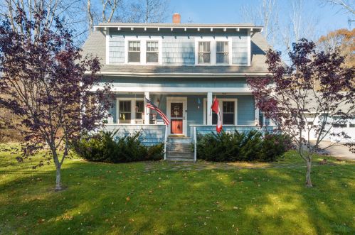 97 River Rd, Newcastle, ME 04553-3810