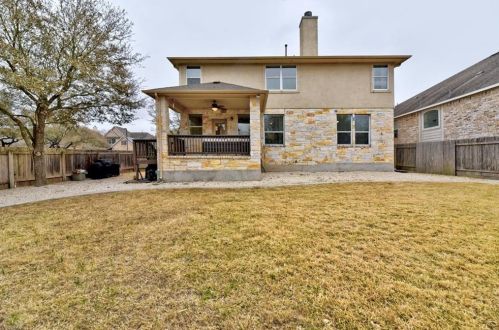8200 Alophia Dr, Austin TX  78739-1998 exterior