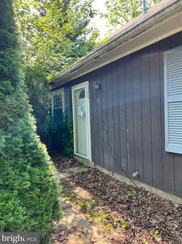 112 Hargrove Ave, Browns Mills, NJ 08015-2121