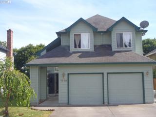 1516 27th Ter, Damascus, OR 97030