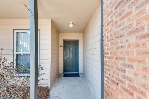1605 Beaumont Cir, Duluth GA  30096-2676 exterior