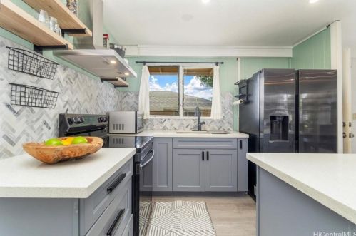 528 Ihe St, Honolulu HI  96817-2237 exterior