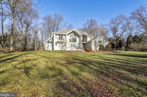 16 Benedek Rd, Princeton NJ  08540-2228 exterior