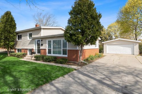493 Orchard St, Antioch, IL 60002-1276