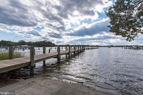 6318 Linden St, Shady Side MD  20764-2910 exterior