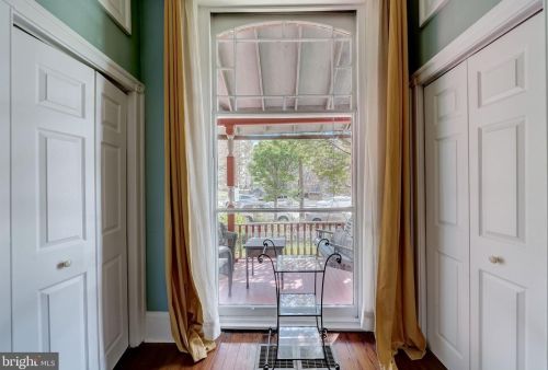 430 42 St, Philadelphia PA 19104-0044 exterior