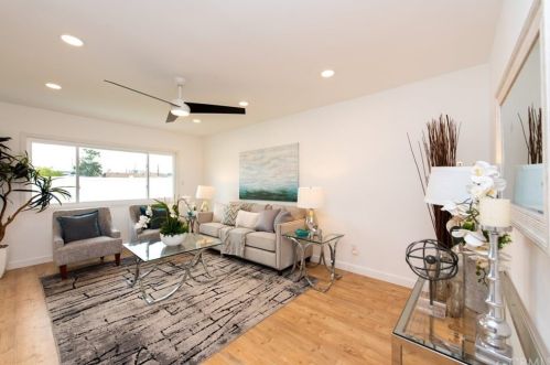 1207 213th St, Torrance, CA 90502-1830