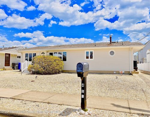418 Hialeah Dr, Lavallette, NJ 08735-3028