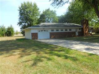 348 Green Acres Dr, Springfield, OH 45504-3316